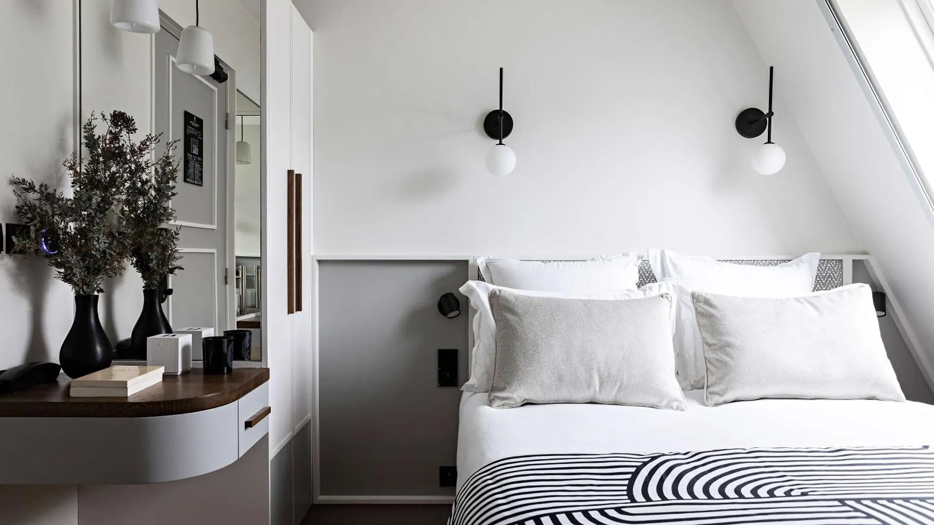 Western Premier The Blake Gare Saint Lazare Hotel